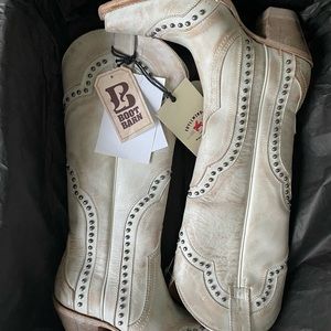 Idyllwind Sinner Western Snip Toe Boots. NEVER WORN